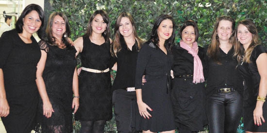 Beldades que fazem parte da vitoriosa Stickfran, na recepção do lançamento feito por Renato Raimundo e Larissa semana passada: Isabel Brito, Maria Eleusa Oliveira, Maiara Raimundo, Andressa Mendes, Juliana Ribeiro, Vilma Moreira, Poliana Limonta Garcia e 
